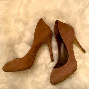 BCBG - Suede Pumps - Dark Nude